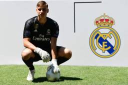 El nuevo portero del Real Madrid, Andriy Lunin fue presentado en el Bernabéu.