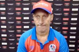 El entrenador del Olimpia manifestó que se viene feliz del Azteca por el triunfo aunque no le ajustó. Defendió el equipo de las acusaciones de pegar patadas.