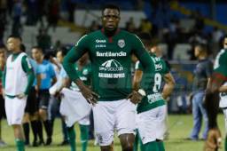 Yustin Arboleda salió molesto con las decisiones arbitrales en el clásico ante Real España.