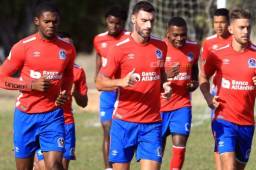 El defensor argentino sigue con la lesión y entrena por separado.