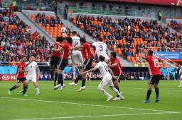 Esta es la imagen del gol anotado por José María Giménez de Uruguay con el que vencieron a Egipto en un estadio que estaba vacío. Foto Agencia