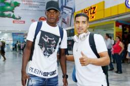 El delantero Michael Chirinos y el defensor Felix Crisanto cuando llegaron San Pedro Sula.