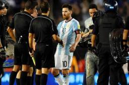 'La concha de tu madre', le dijo Messi al asistente Emerson Augusto de Carvalho durante el partido eliminatorio entre Argentina y Chile.