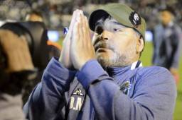 Maradona regresa a Gimnasia 48 horas después de haber renunciado del cargo de entrenador.