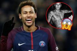 Neymar sorprendió en redes sociales con una fotografía donde sale desnudo.