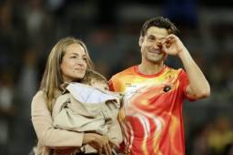 El tenista español David Ferrer estuvo acompañado de su esposa en el homenaje que le realizaron al final del partido.