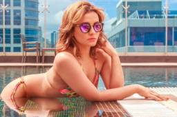 La bella presentadora de televisión, Issis Argueta, nos muestra toda su belleza.