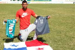 José Calderón detuvo un penal decisivo a Real España para así amarrar su boleto a la final del fútbol en Honduras.
