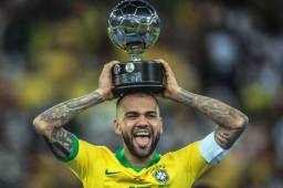 Dani Alves, con 38 años de edad, jugará los Juegos Olímpicos de Tokio 2021 con Brasil.