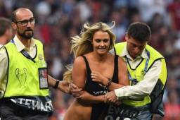 Si vuelve a invadir un estadio en otro evento futbolístico, la mediática Kinsey Wolanski sería sancionada con 8.000 euros.