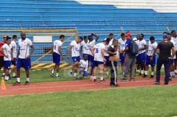 El Honduras Progreso se trasladó este jueves a San Pedro Sula para entrenarse en el estadio Olímpico. Foto DIEZ
