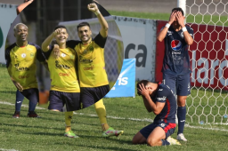 El delantero de la Máquina tuvo que ser expulsado en el duelo ante el Motagua por dar un codazo a un rival.