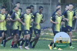 Plantilla de Real España en uno de sus entrenamientos en la sede del club en San Pedro Sula-