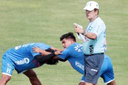 Jorge Luis Pinto, entrenador de la Selección de Honduras, lleva el equipo preparado para buscar puntos contra México el jueves. Foto Juan Salgado