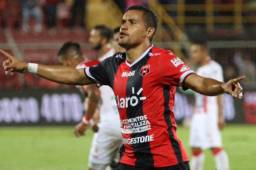 Así ha celebrado Roger Rojas su gol ante Santos este miércoles en Costa Rica.