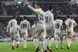 James Rodríguez celebrando en el Santiago Bernabéu.