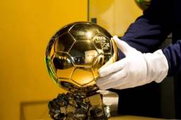 El Balón de Oro es el trofeo que se le entrega cada año al mejor jugador del mundo. Cristiano Ronaldo del Real Madrid es el favorito para ganar este jueves.