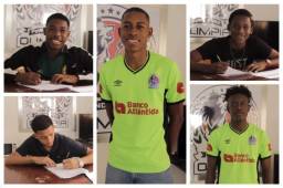 Olimpia continúa reclutando jóvenes promesas para sus reservas y firmó a cinco jugadores procedentes de la Academia Leones de San Pedro Sula.