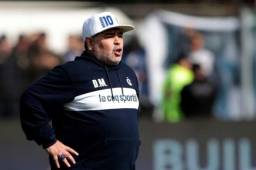 Por medio de sus redes sociales, el equipo Gimnasio hizo oficial la renovación del entrenador, Diego Maradona.