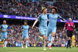 Kevin de Bruyne puso el tercer tanto para el Manchester City sobre Crystal Palace.