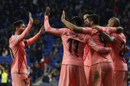 Gran noche de Messi que hizo dos golazos de tiro libre ante el Espanyol.
