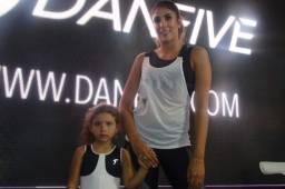 Daniela Ospina busca un empleado para unirlo a su empresa.