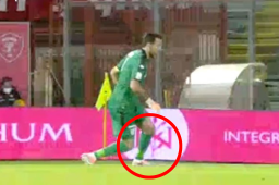 Pocas veces vimos esto en él: Tremendo blooper del portero italiano Gianluigi Buffon que está dando la vuelta al mundo