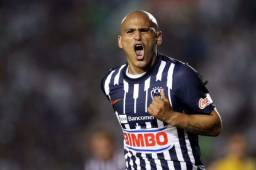 Humberto 'Chupete' Suazo podría regresar al fútbol pero en México.