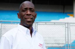 Pércival Piggott es ahora comentarista deportivo y considera que Jorge Luis Pinto, técnico de Honduras, lee mejor los partidos que Hernán 'Bolillo' Gómez. Foto Neptalí Romero