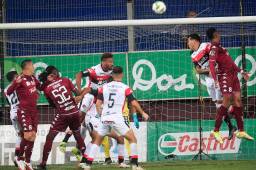 Saprissa venció 2-1 al Alajuelense de Alex López en el primer pulso el boleto a la finalísima del Apertura en Costa Rica.