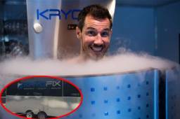 Jugadores de la Selección de Australlia bajan de sus habitaciones para ir a una crioterapia que minimiza fastigas musculares o cualquier otro tipo de lesión.