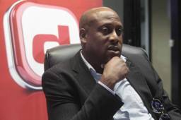 Hernán Medford aduce que en el fútbol no hay 'ayudaditas'.