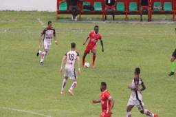 Real Sociedad y Vida están jugando en Tocoa.