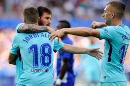 Messi felicitado por Jordi Alba y Deulofeu tras sus anotaciones.