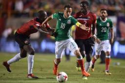 Andrés Guardado avizora un partido complicado en el estadio Olímpico contra Honduras. Foto AFP