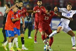 La Selección de Chile es una de las candidatas a quedar en el repechaje en Conmebol, mientras que por el área de Concacaf Panamá puja muy fuerte. AFP