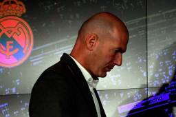 Zinedine Zidane se va por segunda vez del Real Madrid. No lo echaron, él se va...