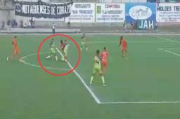 El volante Jonathan Núñez derribó en el área a Diego Rodríguez del Real de Minas en frente del árbitro que sancionó la acción fuera del área.