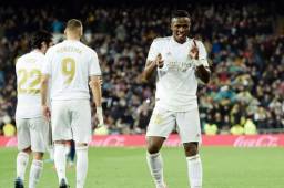 El brasileño Vinicius Jr. anotó su primer gol en clásicos ante el Barcelona.