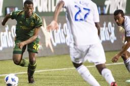 El delantero hondureño Darixon Vuelto en acción con el Portland contra San José.