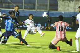 Julani Archibald ha estado sensacional esta noche ante el Olimpia. El portero del Real de Minas está imbatible.