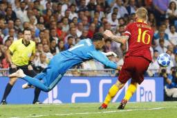 El portero tico Keylor Navas en acción el miércoles en el encuentro del Real Madrid frente a la Roma. Foto EFE