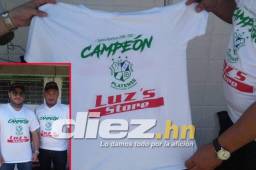 Estas son las camisas que tiene listo el Platense para celebrar la obtención del título si logran vencer al Motagua. Fotos cortesía
