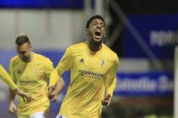 Antony Lozano celebrando uno de sus goles con el Cádiz.