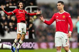 Cavani anotó el empate para el Manchester United; Cristiano Ronaldo vio la tarjeta amarilla.