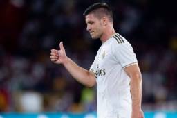 Jovic llegó este temporada al Real Madrid y firmó hasta el 2025.