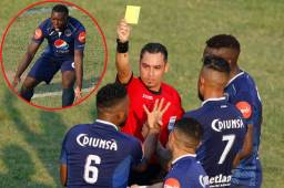 El jugador del Motagua, Wilmer Crisanto, arremetió contra el árbitro Héctor Rodríguez por el penal que les sancionó frente a Marathón. Foto Neptalí Romero