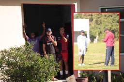 Los jugadores se reunieron por varios minutos en la Sede, mientras Raúl Martínez esperaba en la cancha.