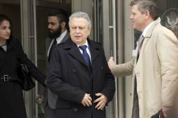 El expresidente de Fenafuth, Alfredo Hawit, cuando salía de una corte en Estados Unidos donde espera la sentencia por el escándalo del Fifagate. Foto Archivo DIEZ