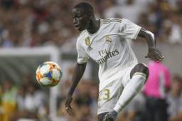 Mendy estará fuera de las canchas por un mes luego de una lesión en su muslo derecho.